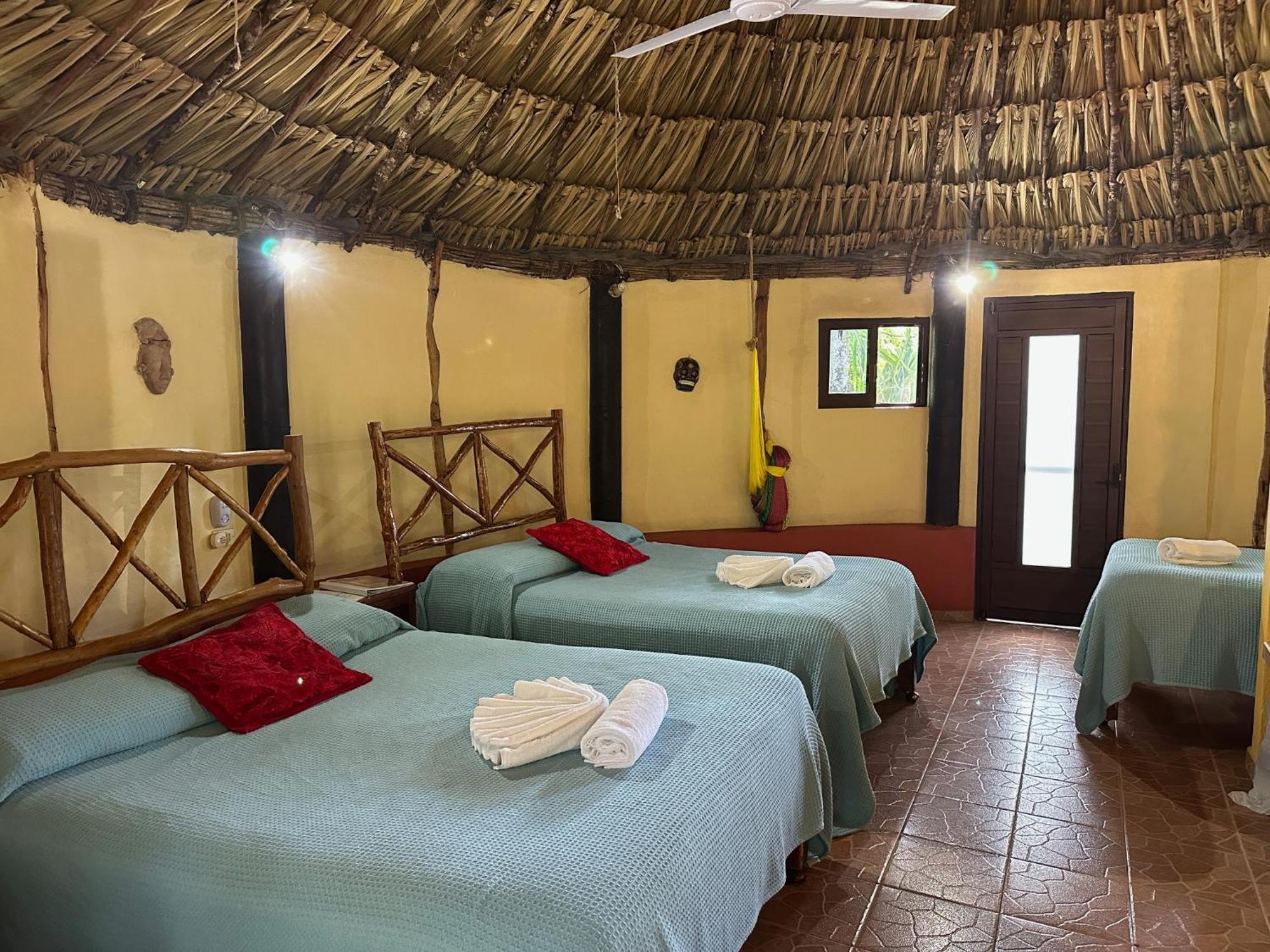 The Pickled Onion B&B And Restaurant Uxmal Santa Elena Exteriör bild