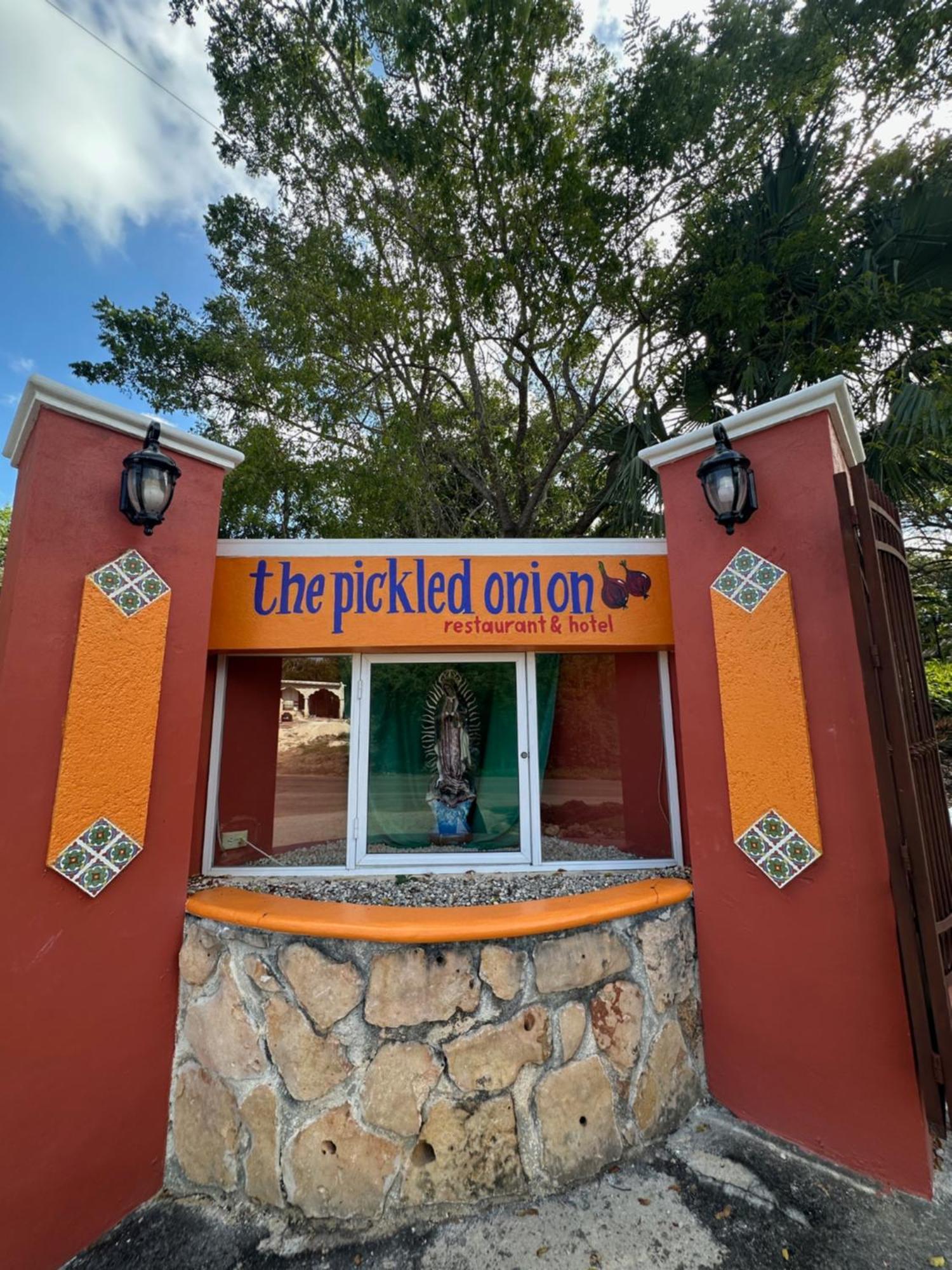 The Pickled Onion B&B And Restaurant Uxmal Santa Elena Exteriör bild