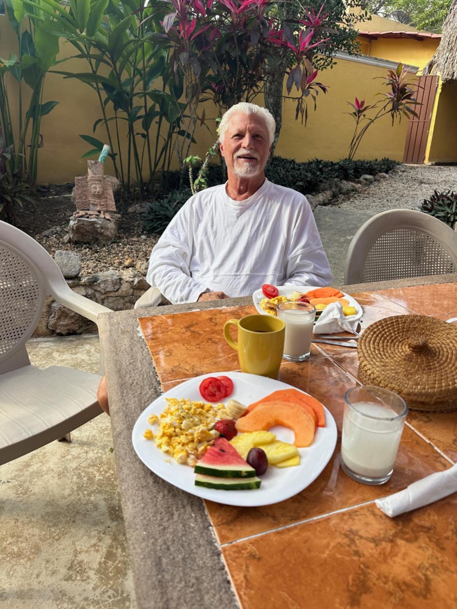 The Pickled Onion B&B And Restaurant Uxmal Santa Elena Exteriör bild