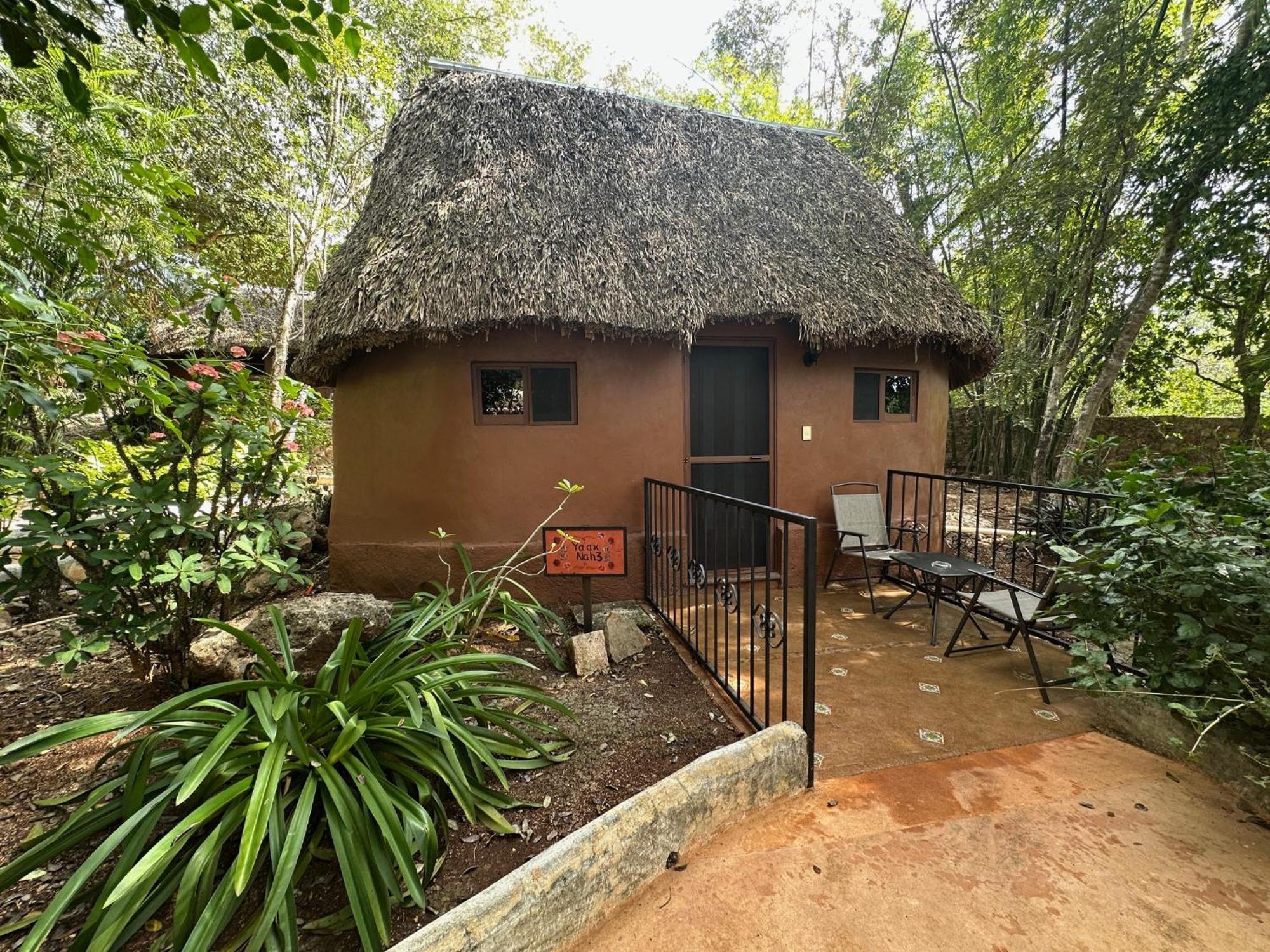 The Pickled Onion B&B And Restaurant Uxmal Santa Elena Exteriör bild