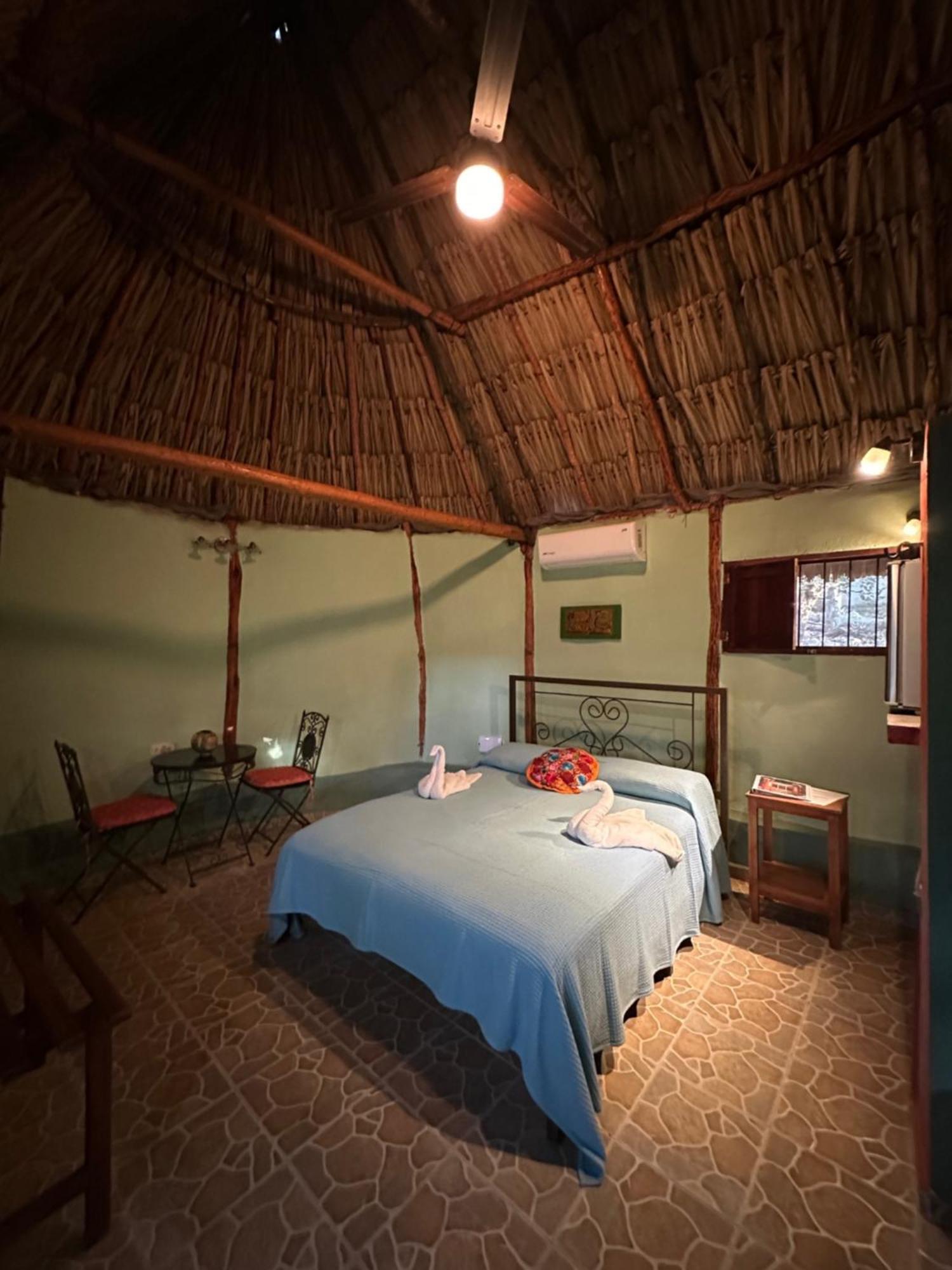 The Pickled Onion B&B And Restaurant Uxmal Santa Elena Exteriör bild