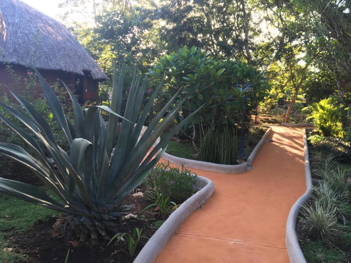 The Pickled Onion B&B And Restaurant Uxmal Santa Elena Exteriör bild