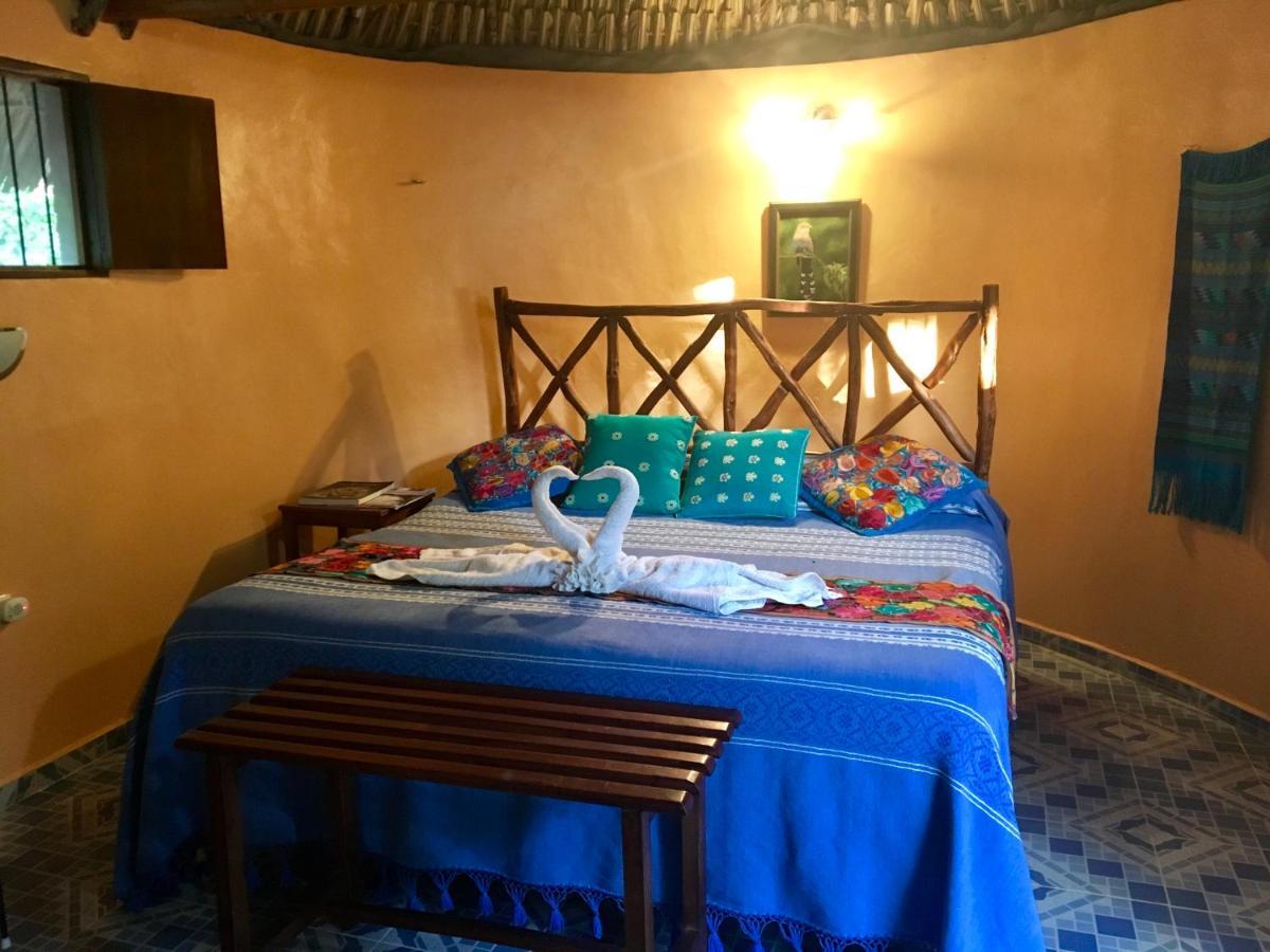 The Pickled Onion B&B And Restaurant Uxmal Santa Elena Exteriör bild