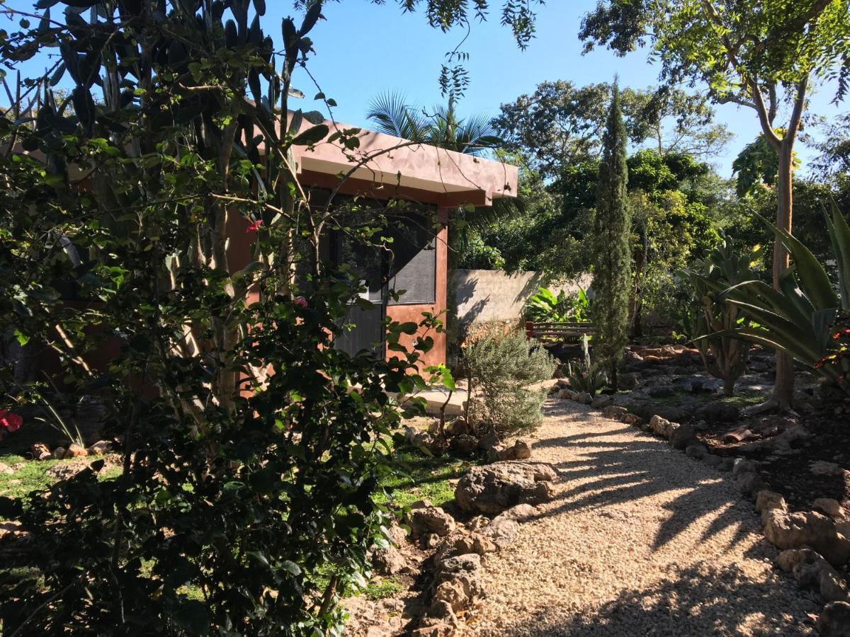 The Pickled Onion B&B And Restaurant Uxmal Santa Elena Exteriör bild